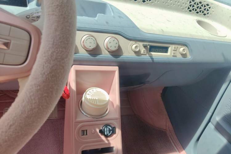Used Dongfeng Fengon MINIEV 2022 Candy Edition Lightly Sweeted Audio And AC Panel