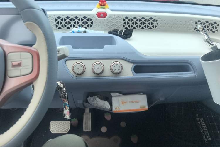 Used Dongfeng Fengon MINIEV 2022 Candy-Style Lollipop Audio And AC Panel