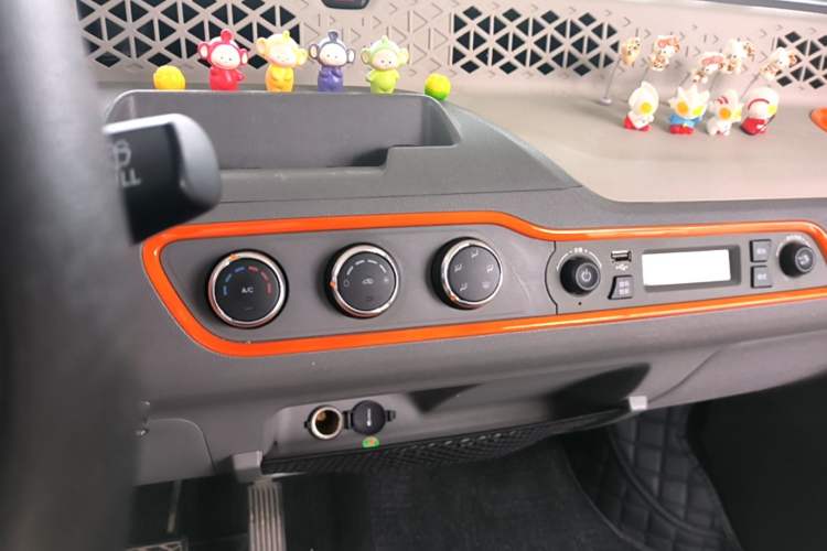 Used Dongfeng Fengon MINIEV 2022 Candy-Style Lollipop Audio And AC Panel