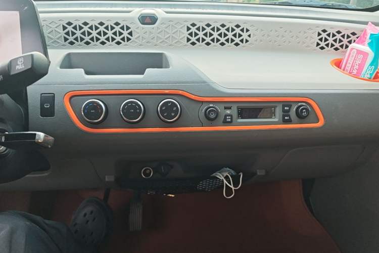 Used Dongfeng Fengon MINIEV 2022 Shishi Style Luxury Version Audio And AC Panel