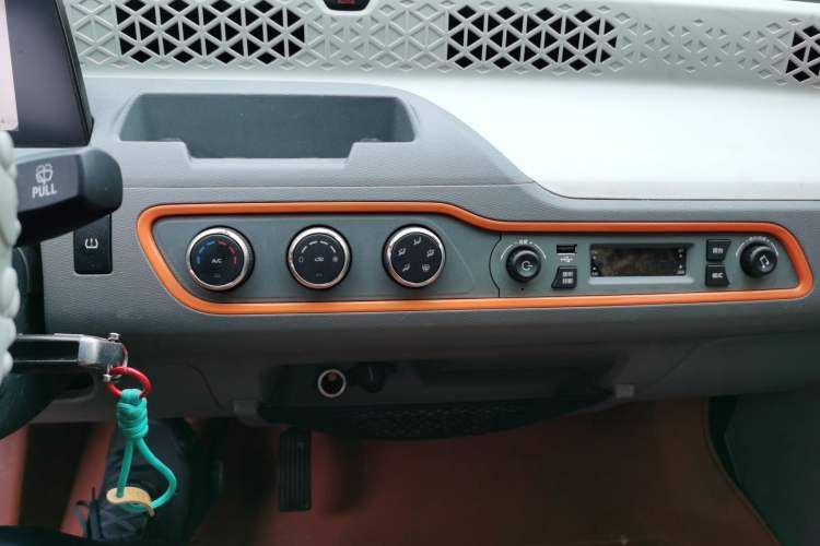 Used Dongfeng Fengon MINIEV 2022 Shishi Style Luxury Version Audio And AC Panel