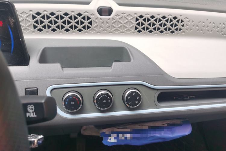 Used Dongfeng Fengon MINIEV 2022 Shishi Style Practical Version Audio And AC Panel