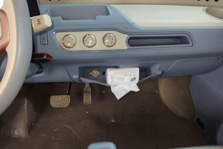 Used Dongfeng Fengon MINIEV 2022 Candy-Style Marshmallow Audio And AC Panel