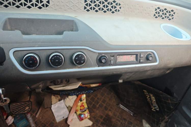 Used Dongfeng Fengon MINIEV 2022 Shishi Style Practical Version Audio And AC Panel
