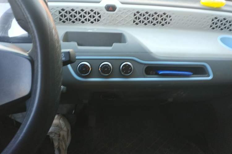 Used Dongfeng Fengon MINIEV 2022 Candy-Style Bubble Gum Audio And AC Panel