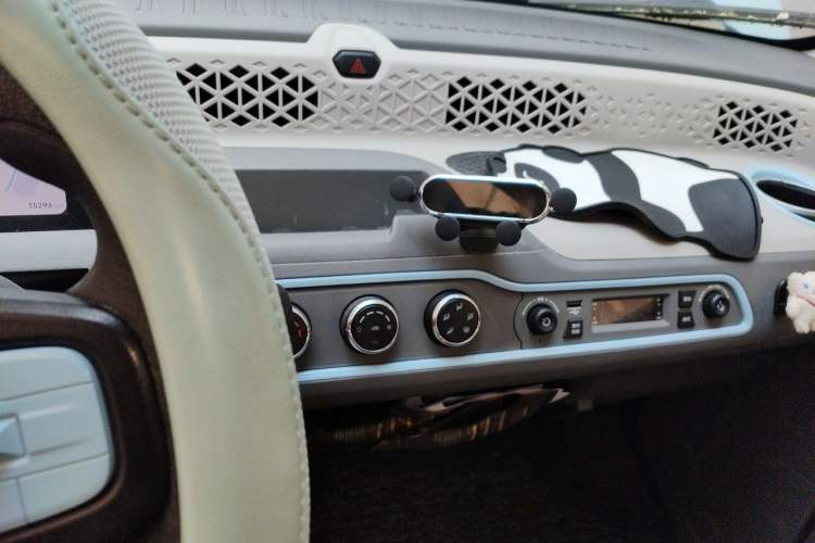 Used Dongfeng Fengon MINIEV 2022 Candy Edition Lightly Sweeted Audio And AC Panel