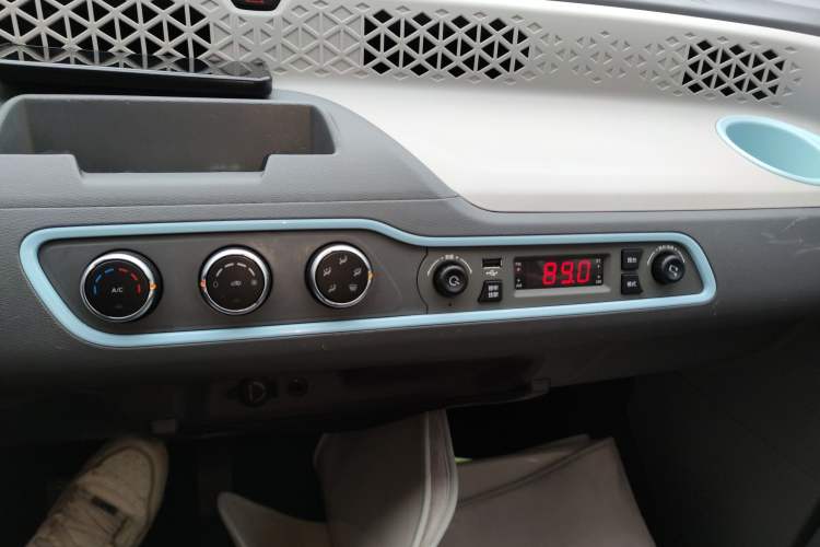 Used Dongfeng Fengon MINIEV 2022 Simple Style Comfort Version Audio And AC Panel