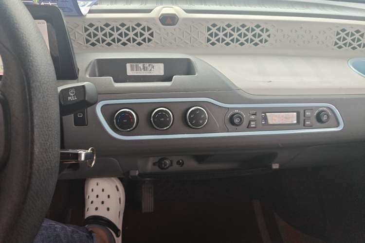 Used Dongfeng Fengon MINIEV 2022 Simple Style Comfort Version Audio And AC Panel