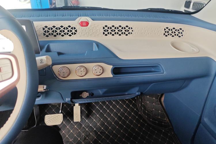 Used Dongfeng Fengon MINIEV 2022 Candy-Style Lollipop Audio And AC Panel