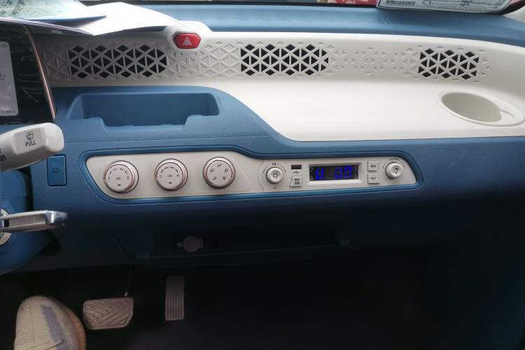 Used Dongfeng Fengon MINIEV 2022 Candy Edition Lightly Sweeted Audio And AC Panel
