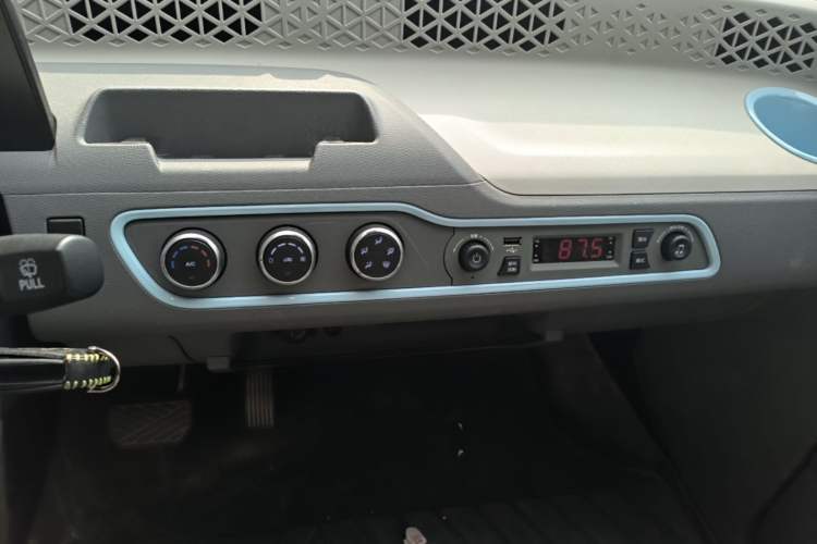 Used Dongfeng Fengon MINIEV 2022 Shishi Style Luxury Version Audio And AC Panel