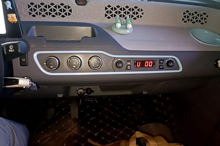 Used Dongfeng Fengon MINIEV 2022 Simple Style Comfort Version Audio And AC Panel
