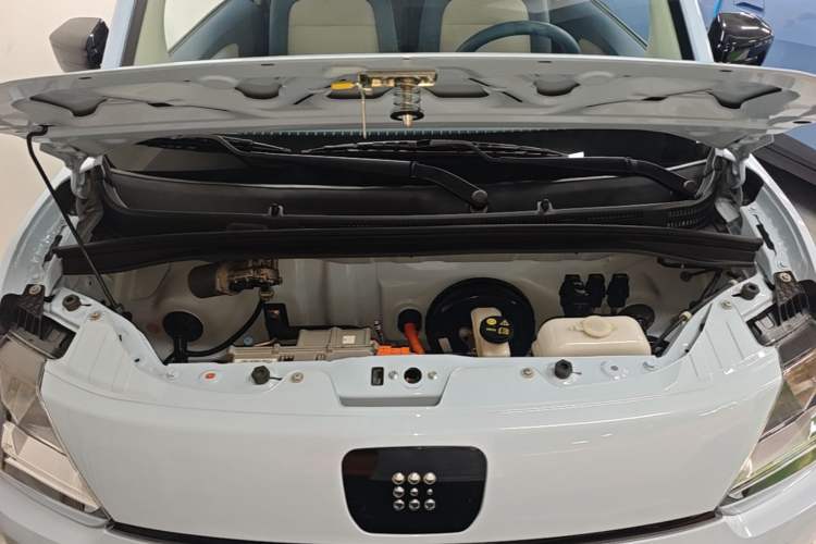Used Dongfeng Fengon MINIEV 2022 Candy-Style Marshmallow Engine Bay
