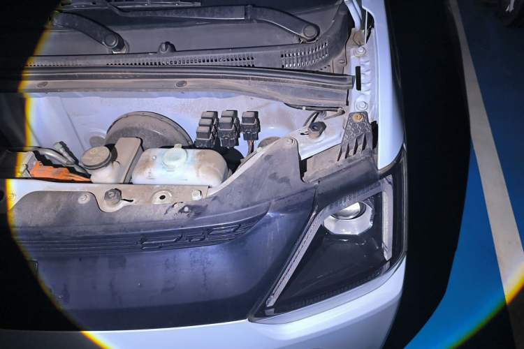 Used Dongfeng Fengon MINIEV 2022 Candy Edition Lightly Sweeted Engine Bay Left