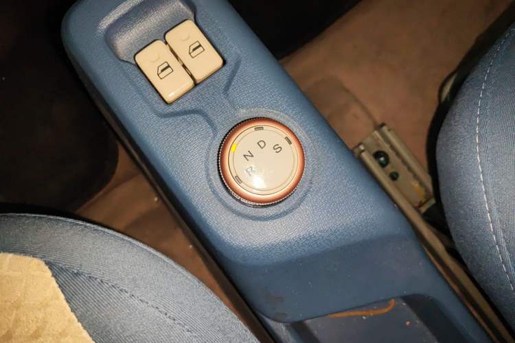 Used Dongfeng Fengon MINIEV 2022 Candy-Style Marshmallow Gear Lever