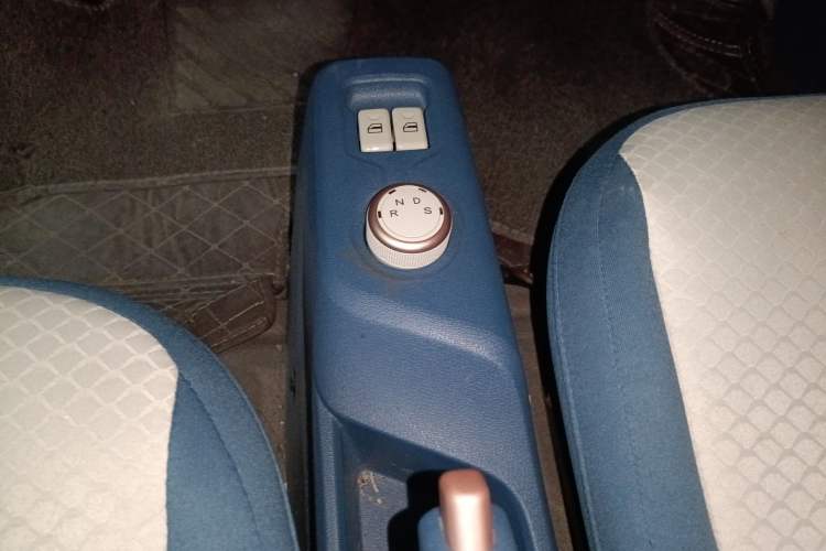 Used Dongfeng Fengon MINIEV 2022 Candy Edition Full Sugar Gear Lever