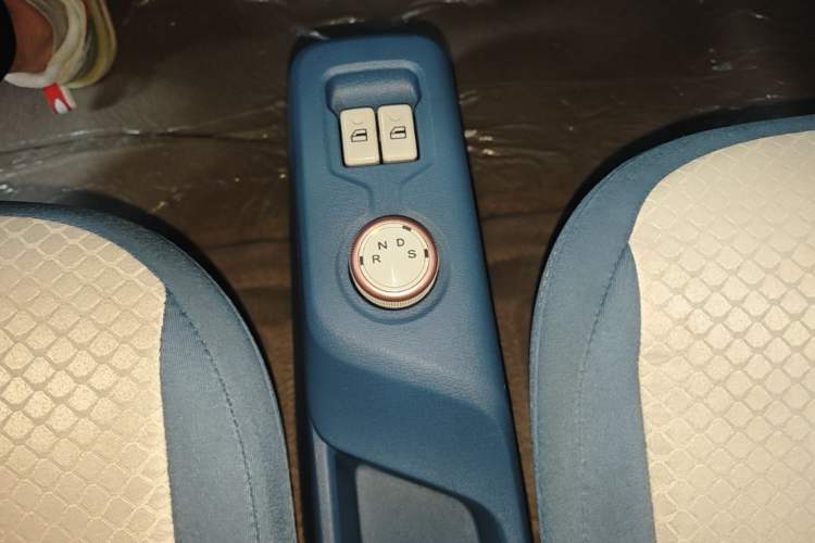 Used Dongfeng Fengon MINIEV 2022 Candy-Style Marshmallow Gear Lever