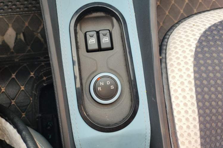 Used Dongfeng Fengon MINIEV 2022 Simple Style Comfort Version Gear Lever
