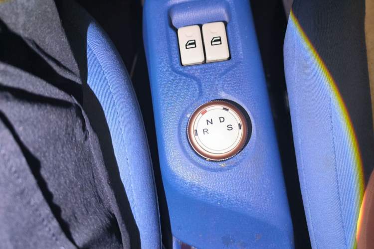 Used Dongfeng Fengon MINIEV 2022 Candy Edition Lightly Sweeted Gear Lever