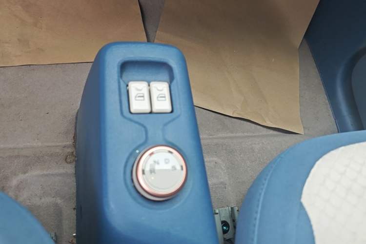 Used Dongfeng Fengon MINIEV 2022 Candy Edition Half-Sugar Gear Lever