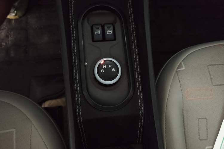 Used Dongfeng Fengon MINIEV 2022 Shishi Style Luxury Version Gear Lever