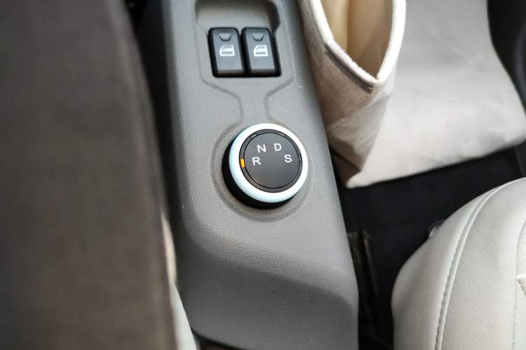 Used Dongfeng Fengon MINIEV 2022 Simple Style Comfort Version Gear Lever