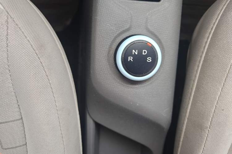 Used Dongfeng Fengon MINIEV 2022 Simple Style Comfort Version Gear Lever