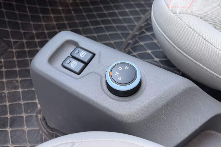 Used Dongfeng Fengon MINIEV 2022 Shishi Style Practical Version Gear Lever