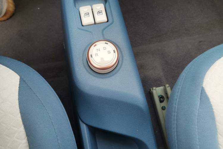 Used Dongfeng Fengon MINIEV 2022 Candy Edition Lightly Sweeted Gear Lever
