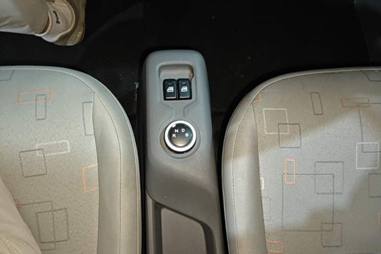 Used Dongfeng Fengon MINIEV 2022 Simple Style Comfort Version Gear Lever