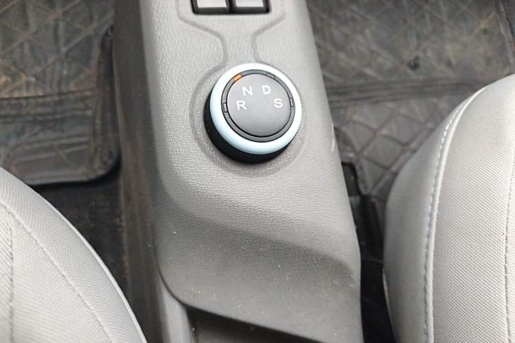 Used Dongfeng Fengon MINIEV 2022 Simple Style Comfort Version Gear Lever