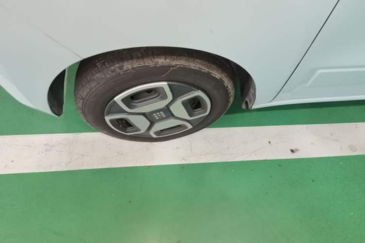 Used Dongfeng Fengon MINIEV 2022 Shishi Style Practical Version Left Front Wheel Hub