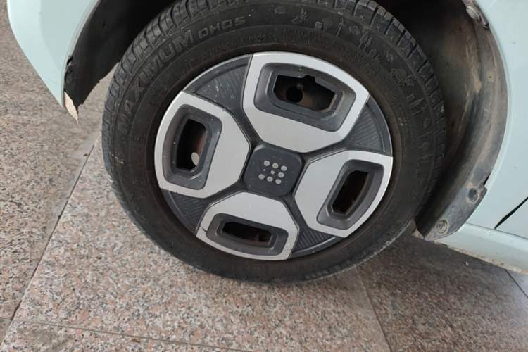Used Dongfeng Fengon MINIEV 2022 Shishi Style Luxury Version Left Front Wheel Hub