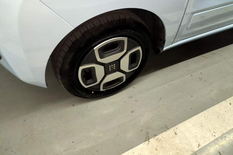 Used Dongfeng Fengon MINIEV 2022 Candy Edition Half-Sugar Left Front Wheel Hub