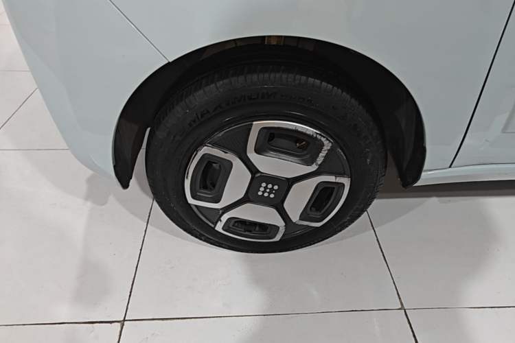 Used Dongfeng Fengon MINIEV 2022 Simple Style Comfort Version Left Front Wheel Hub