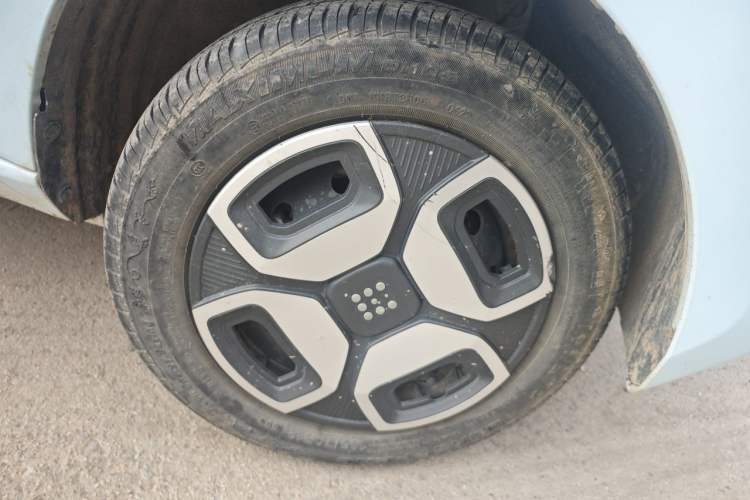 Used Dongfeng Fengon MINIEV 2022 Shishi Style Practical Version Right Front Wheel Hub
