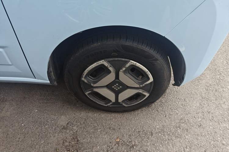 Used Dongfeng Fengon MINIEV 2022 Simple Style Comfort Version Right Front Wheel Hub