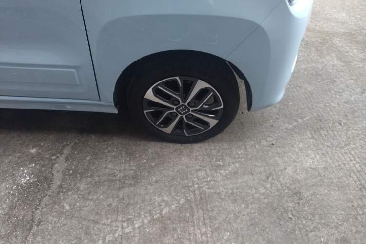 Used Dongfeng Fengon MINIEV 2022 Candy Edition Full Sugar Right Front Wheel Hub