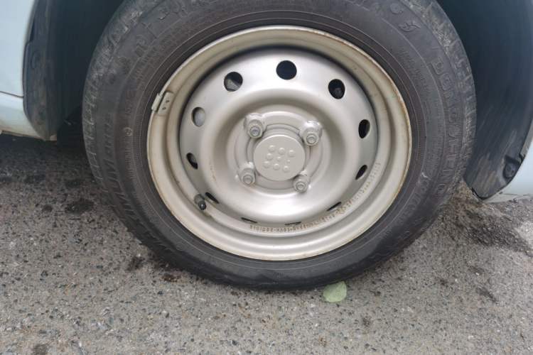Used Dongfeng Fengon MINIEV 2022 Shishi Style Practical Version Right Front Wheel Hub