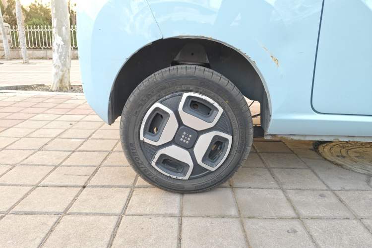 Used Dongfeng Fengon MINIEV 2022 Simple Style Comfort Version Right Rear Wheel Hub