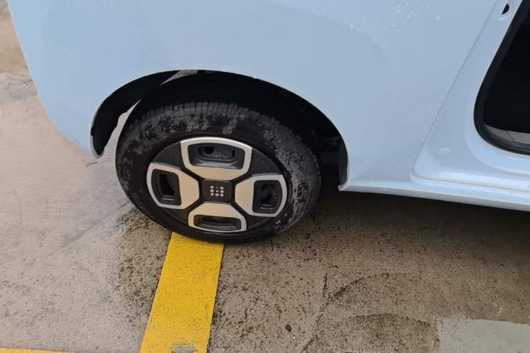 Used Dongfeng Fengon MINIEV 2022 Shishi Style Luxury Version Right Rear Wheel Hub