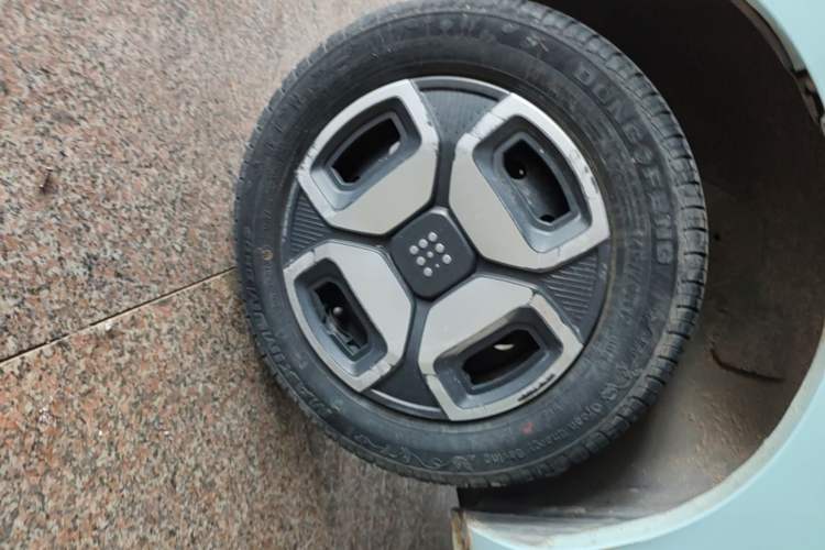 Used Dongfeng Fengon MINIEV 2022 Shishi Style Luxury Version Right Rear Wheel Hub