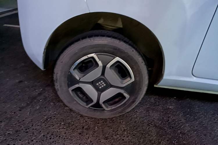 Used Dongfeng Fengon MINIEV 2022 Simple Style Comfort Version Right Rear Wheel Hub