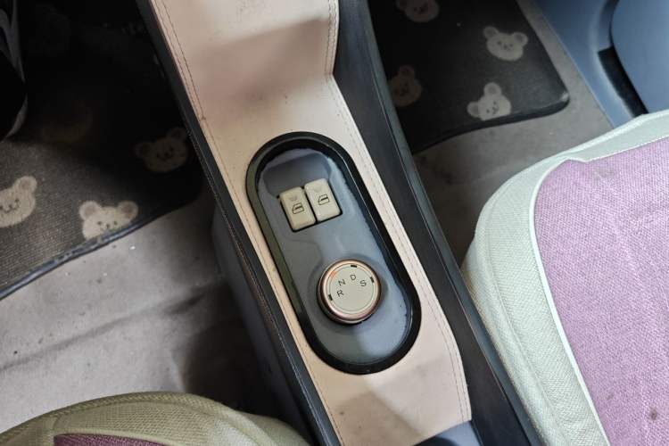 Used Dongfeng Fengon MINIEV 2022 Candy-Style Marshmallow Gear Lever