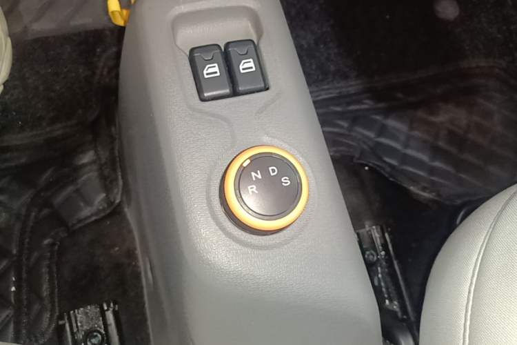 Used Dongfeng Fengon MINIEV 2022 Simple Style Comfort Version Gear Lever