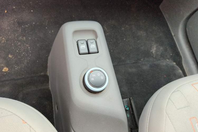 Used Dongfeng Fengon MINIEV 2022 Simple Style Comfort Version Gear Lever