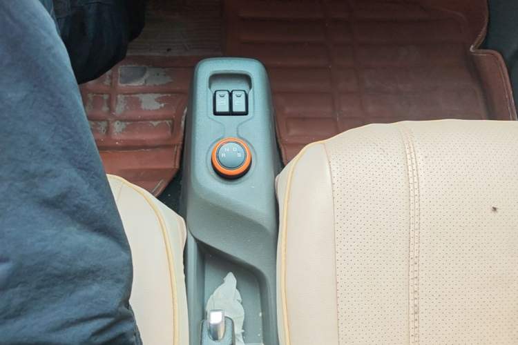 Used Dongfeng Fengon MINIEV 2022 Shishi Style Luxury Version Gear Lever
