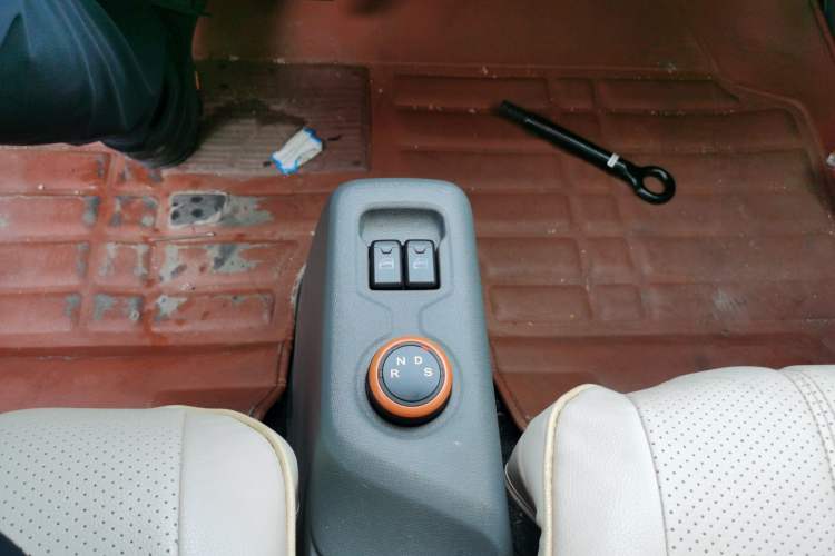 Used Dongfeng Fengon MINIEV 2022 Shishi Style Luxury Version Gear Lever