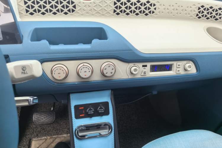 Used Dongfeng Fengon MINIEV 2022 Shishi Style Luxury Version Audio And AC Panel