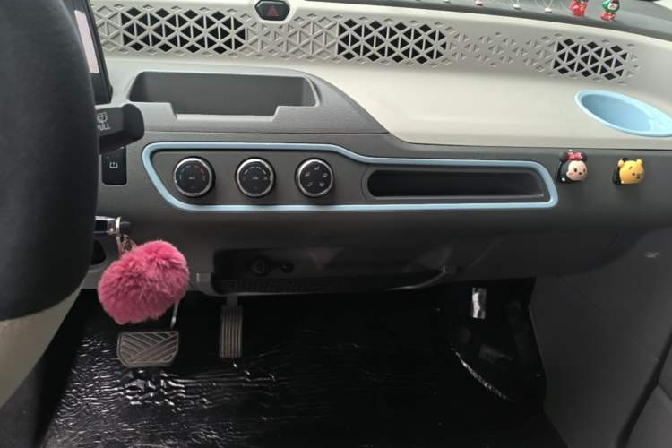 Used Dongfeng Fengon MINIEV 2022 Shishi Style Practical Version Audio And AC Panel